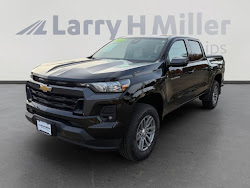 2023 Chevrolet Colorado 4WD LT CREW CAB! LOW MILES!