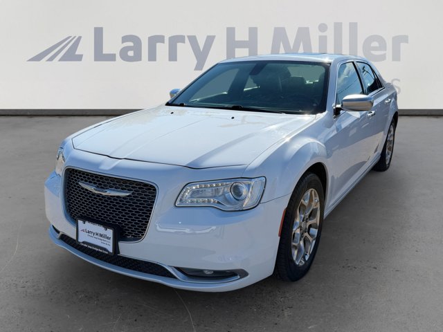 2016 Chrysler 300 300C Platinum AWD! LOW MILES!